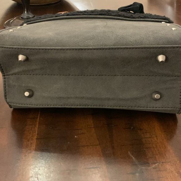 NWT Wrangler Sherpa Mini Tote Crossbody Bag - Black - Picture 9 of 12